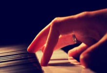 租借之路突遭曼联“拦截”！20岁梅努为世界杯的豪赌，遇上最糟时机