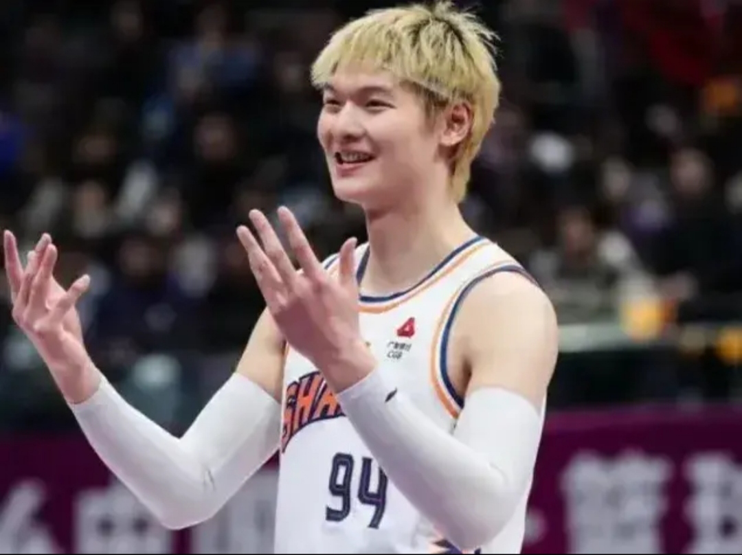 神话继续！沙尔克轻松击溃对手，继续领先积分榜的简单介绍