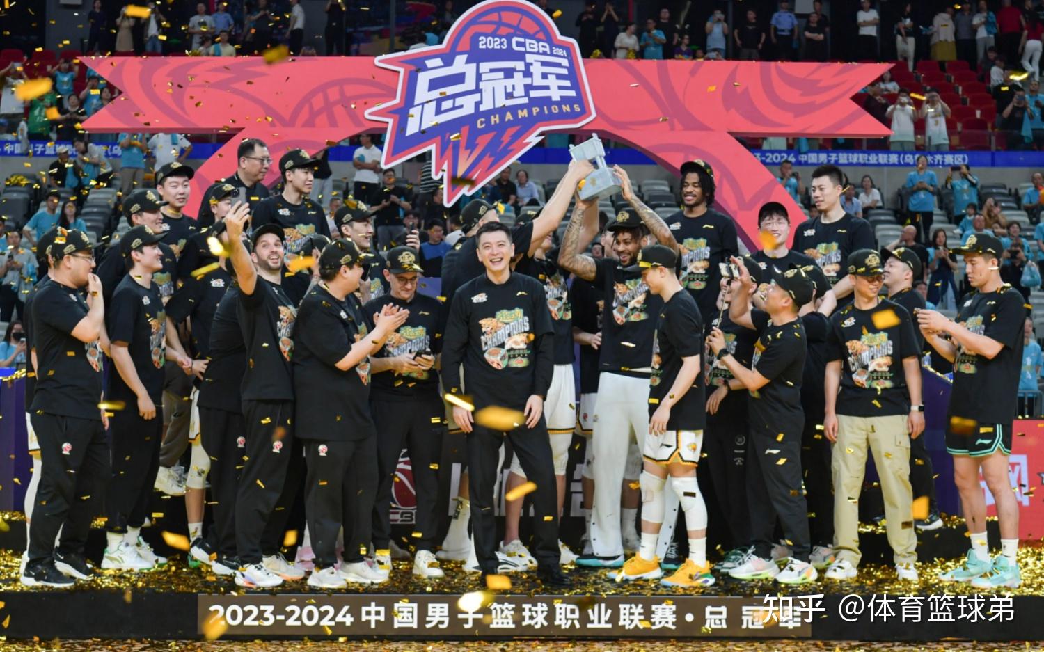 包含辽宁男篮备战挑战山西队，全力以赴追求胜利的词条