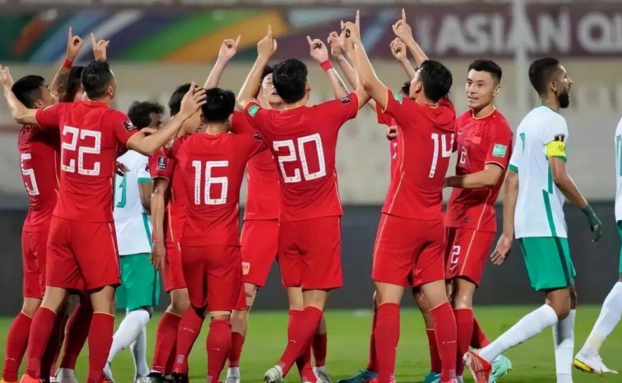 他来了！阿根廷国脚前锋将转会加盟上港顶替莱昂纳多，