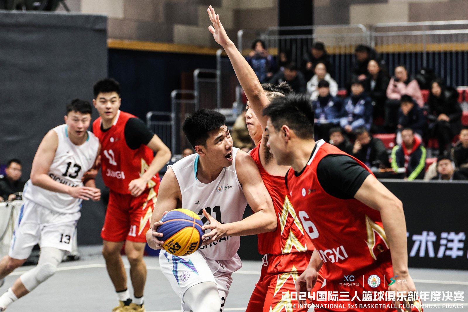 中欧体育app-关于篮球赛事瞩目世界，球员实力超群的信息